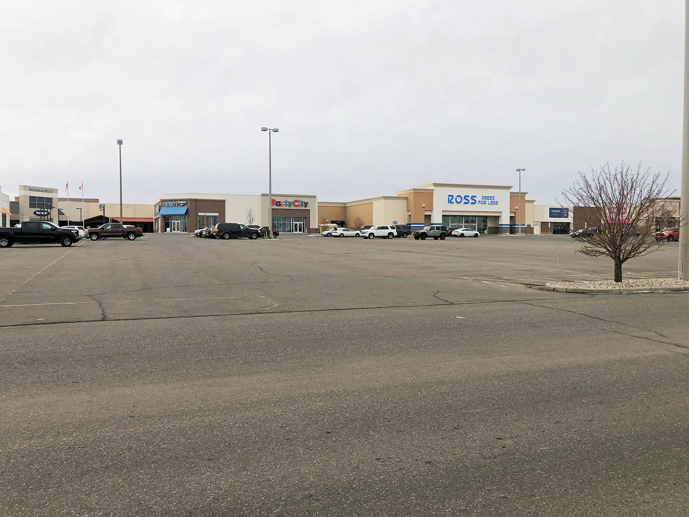 Dakota Square 9